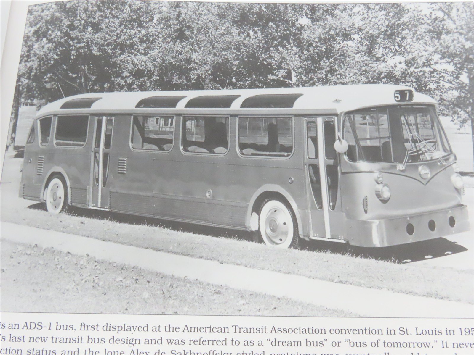 Mack Buses 1900-1960 Photo Archive by Harvey Eckart ©2000 SC Book