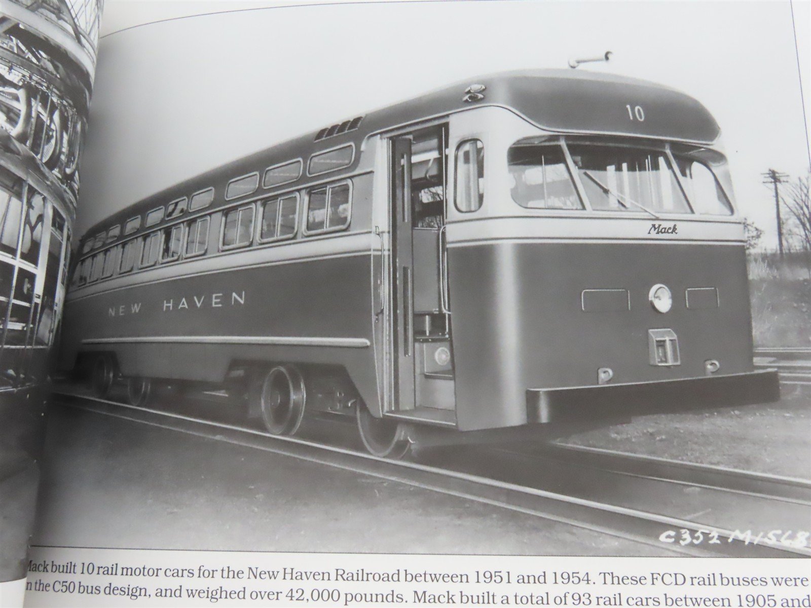 Mack Buses 1900-1960 Photo Archive by Harvey Eckart ©2000 SC Book