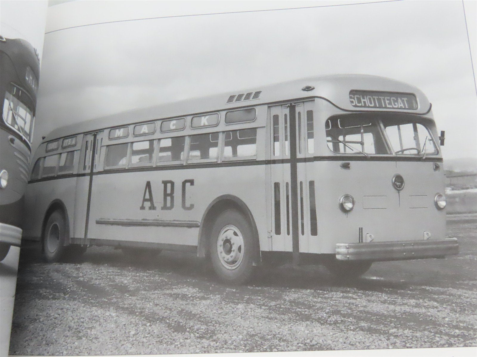 Mack Buses 1900-1960 Photo Archive by Harvey Eckart ©2000 SC Book