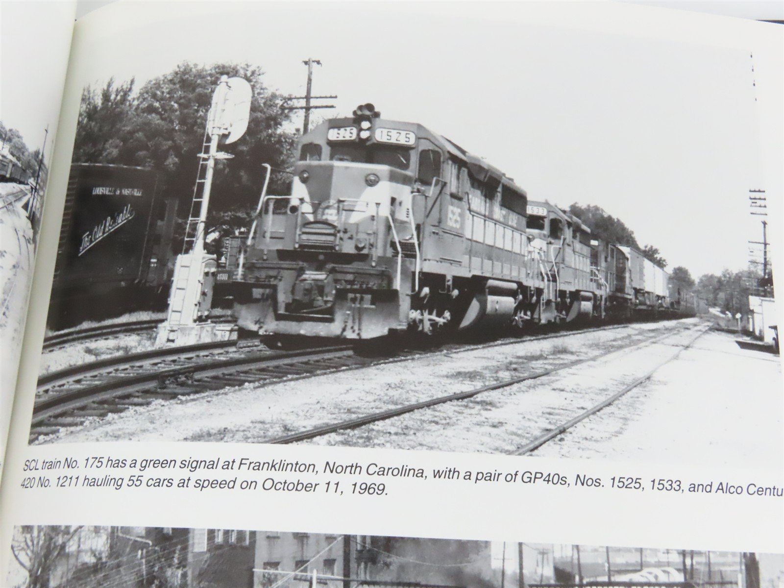 Seaboard Coast Line Railroad by Douglas B. Nuckles Â©1995 HC Book