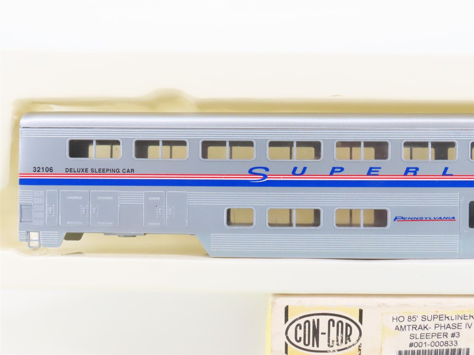 HO Scale Con-Cor Kit #001-000833 Amtrak Superliner 85' Sleeper Passenger #32106