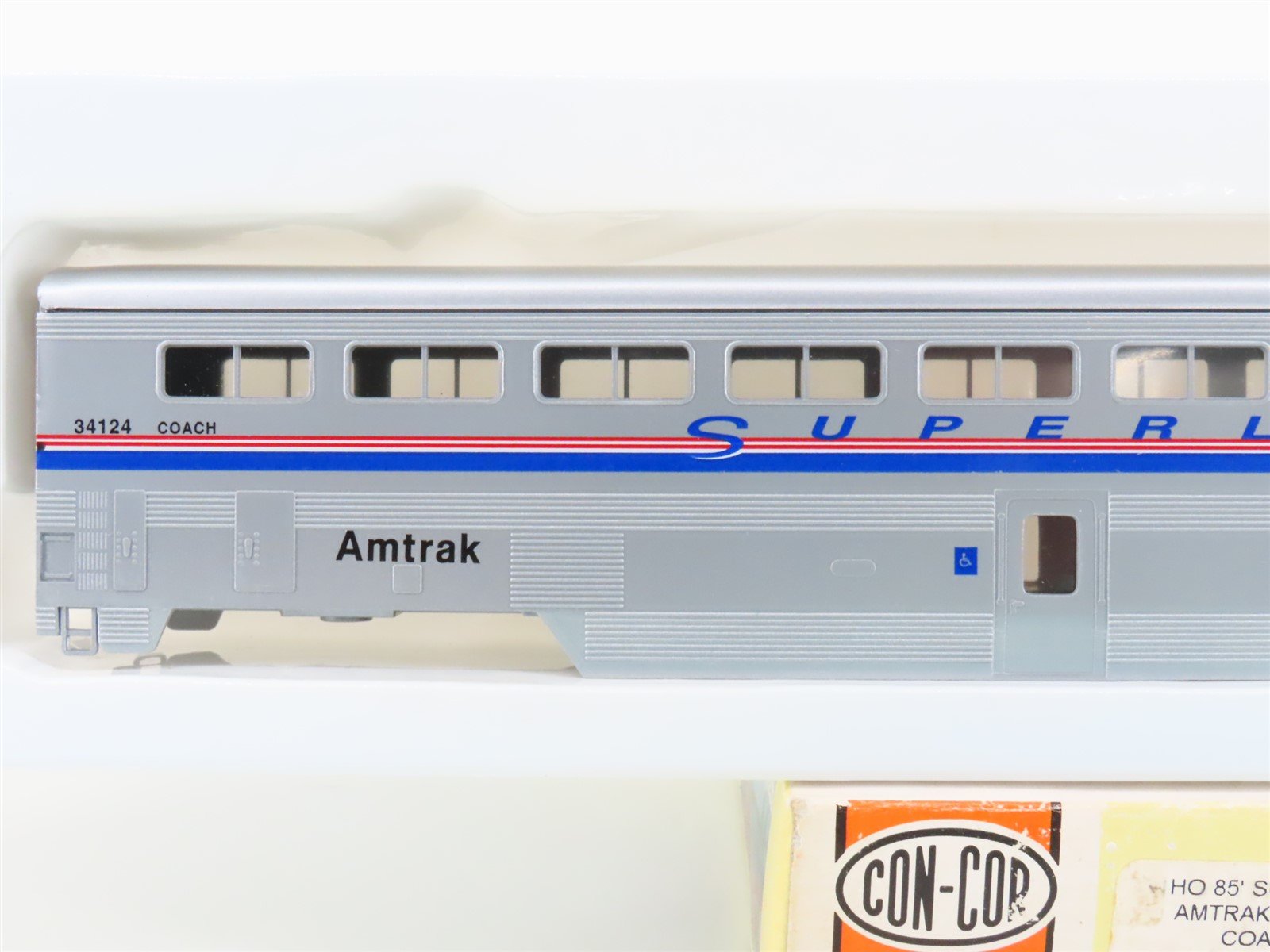 HO Scale Con-Cor Kit #001-000803 Amtrak Superliner 85' Coach Passenger #34124