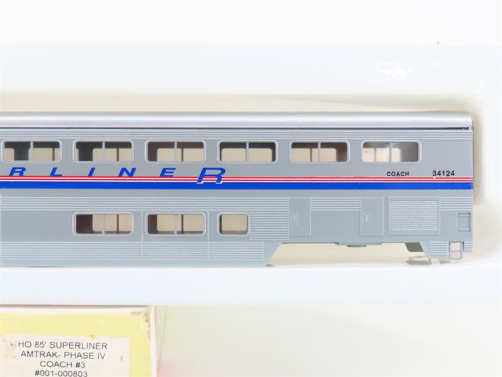HO Scale Con-Cor Kit #001-000803 Amtrak Superliner 85' Coach Passenger #34124