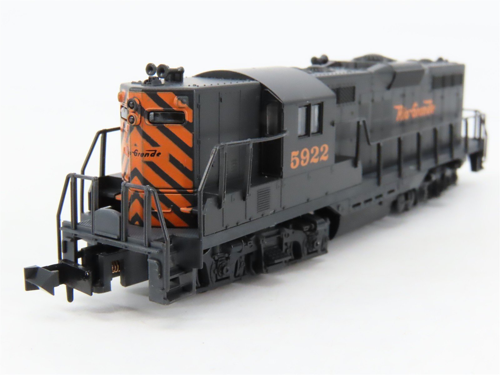 N Scale KATO 17719-3 D&RGW Rio Grande EMD GP9 Diesel Locomotive #5922