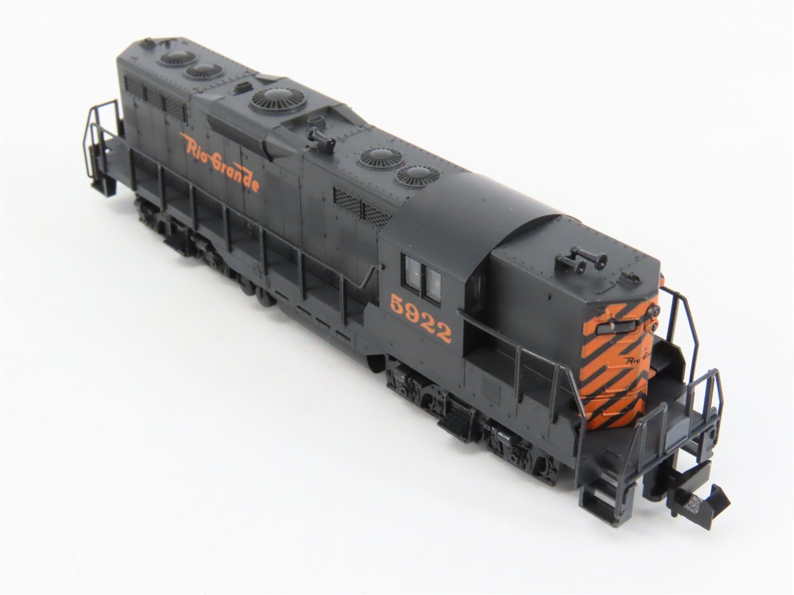 N Scale KATO 17719-3 D&RGW Rio Grande EMD GP9 Diesel Locomotive #5922
