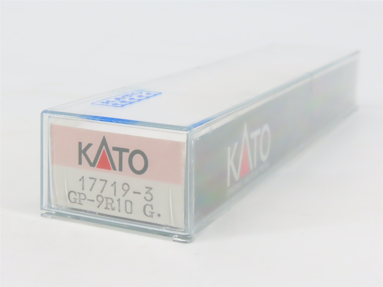 N Scale KATO 17719-3 D&RGW Rio Grande EMD GP9 Diesel Locomotive #5922