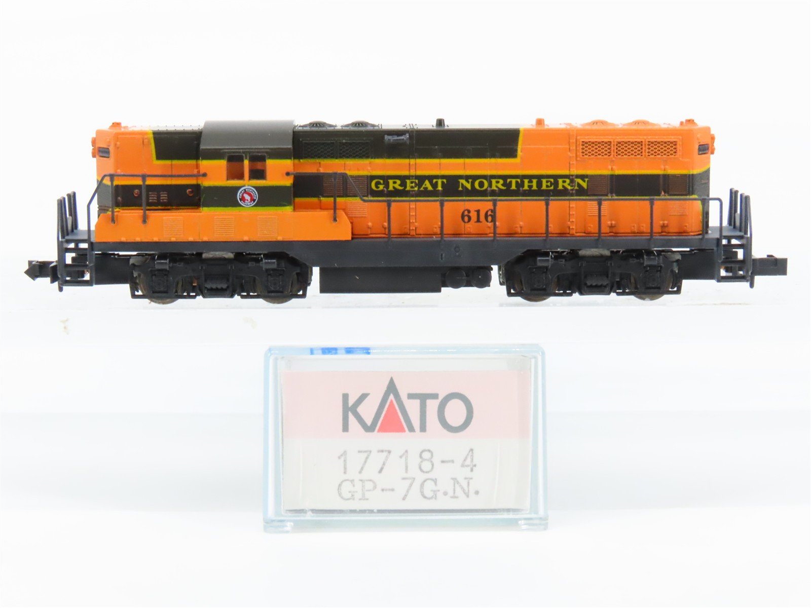 N Scale KATO 17718-4 GN Great Northern EMD GP7 Diesel Locomotive #616