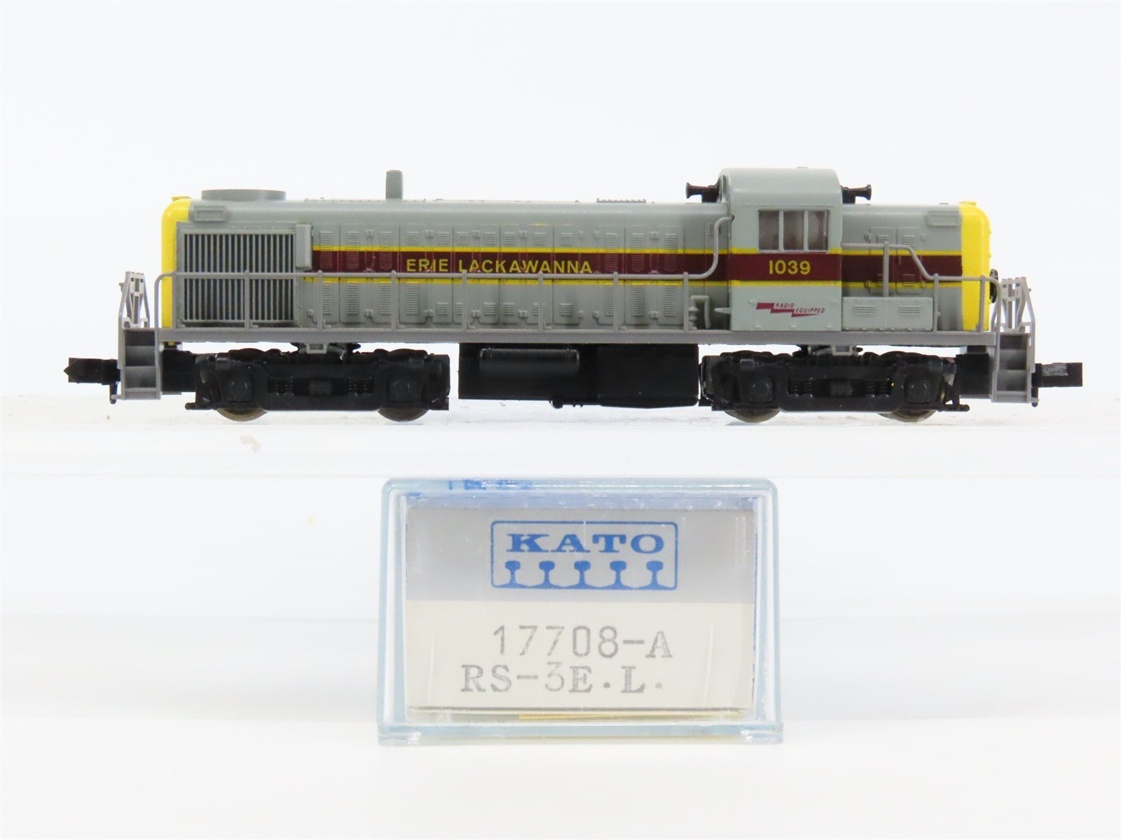N Scale KATO 17708-A EL Erie Lackawanna ALCO RS-3 Diesel Locomotive #1039