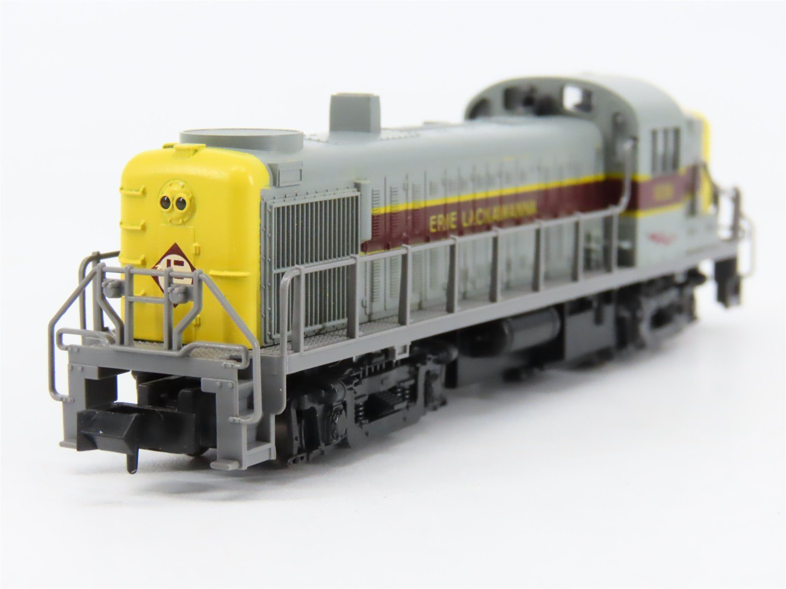 N Scale KATO 17708-A EL Erie Lackawanna ALCO RS-3 Diesel Locomotive #1039