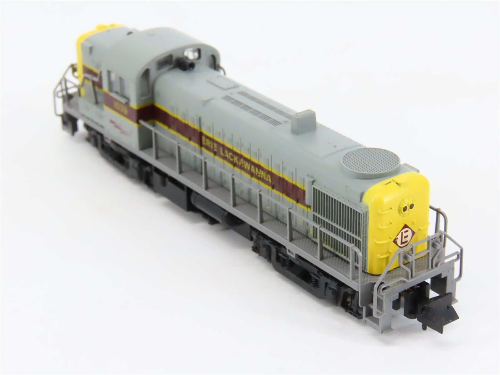N Scale KATO 17708-A EL Erie Lackawanna ALCO RS-3 Diesel Locomotive #1039