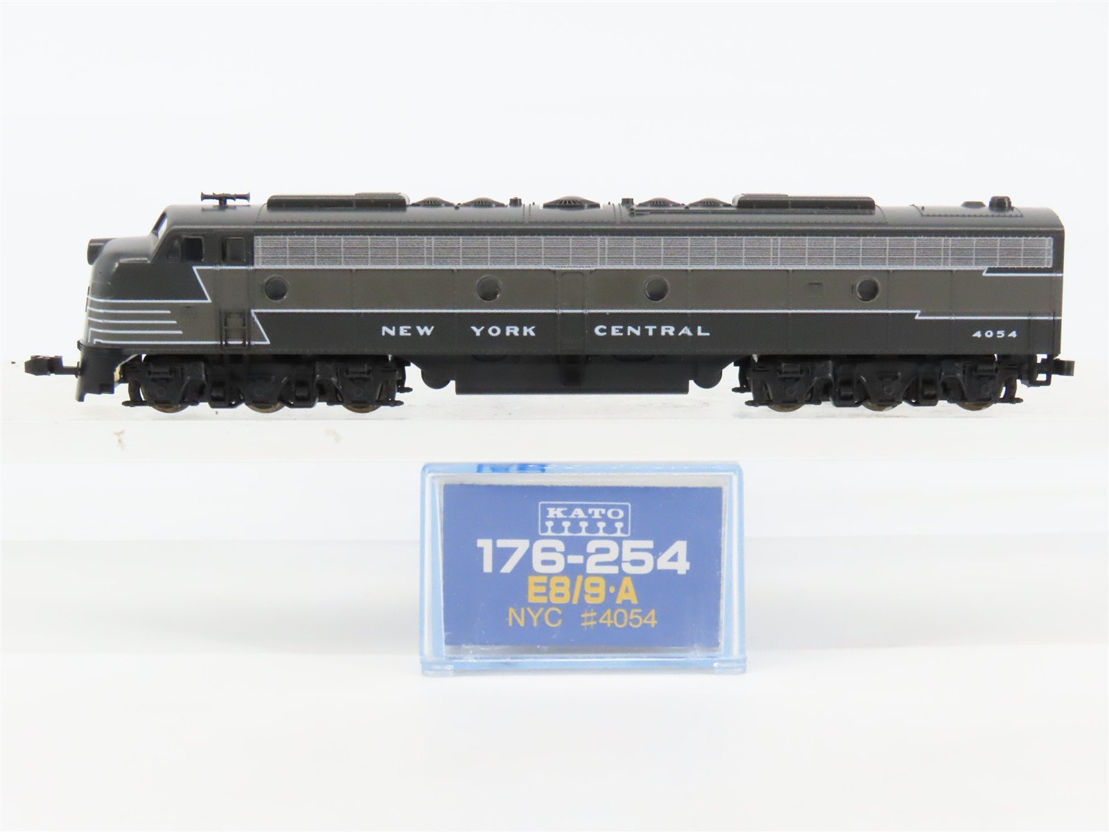 N Scale KATO 176-254 NYC New York Central EMD E8/9A Diesel Locomotive #4054