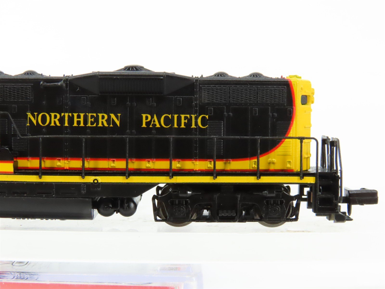 N Scale Atlas 48220 NP Northern Pacific EMD GP7 Ph. 2 Diesel Locomotive #568