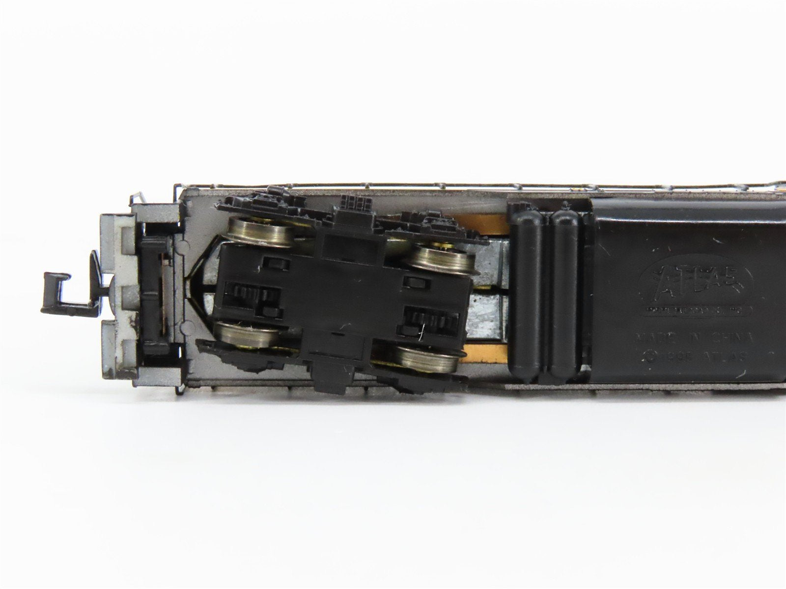 N Scale Atlas 48220 NP Northern Pacific EMD GP7 Ph. 2 Diesel Locomotive #568