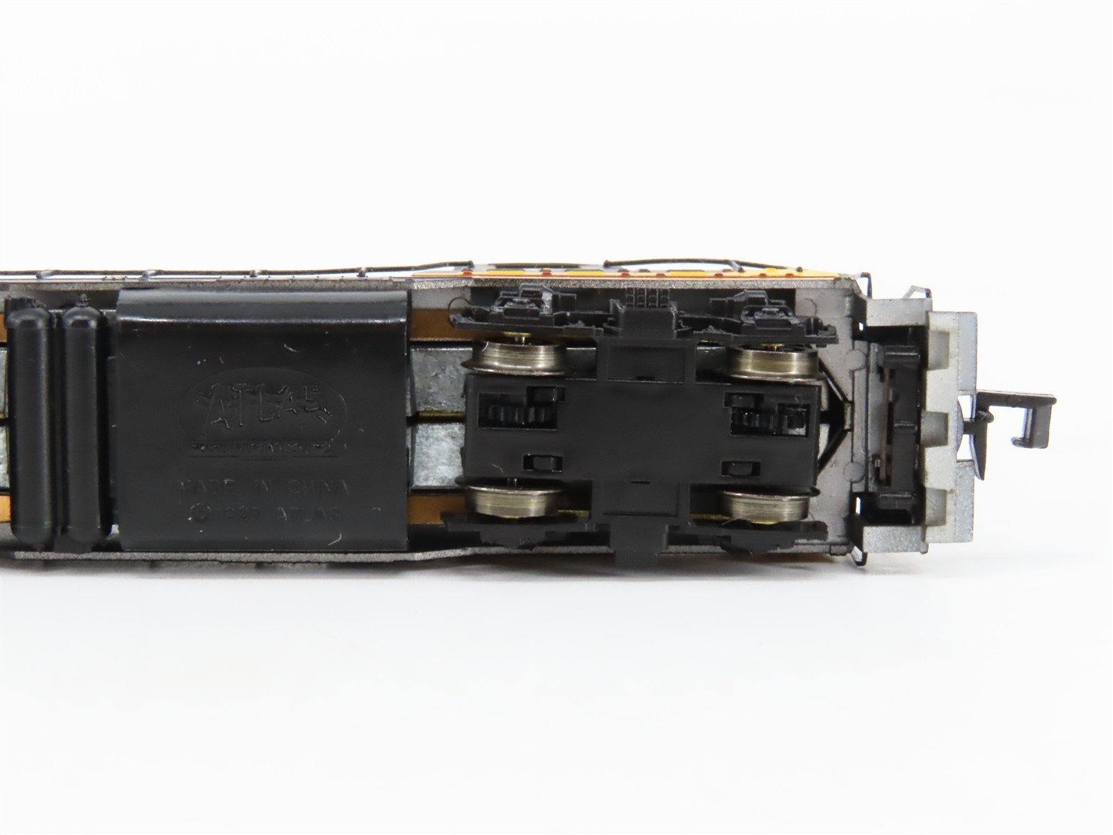 N Scale Atlas 48220 NP Northern Pacific EMD GP7 Ph. 2 Diesel Locomotive #568