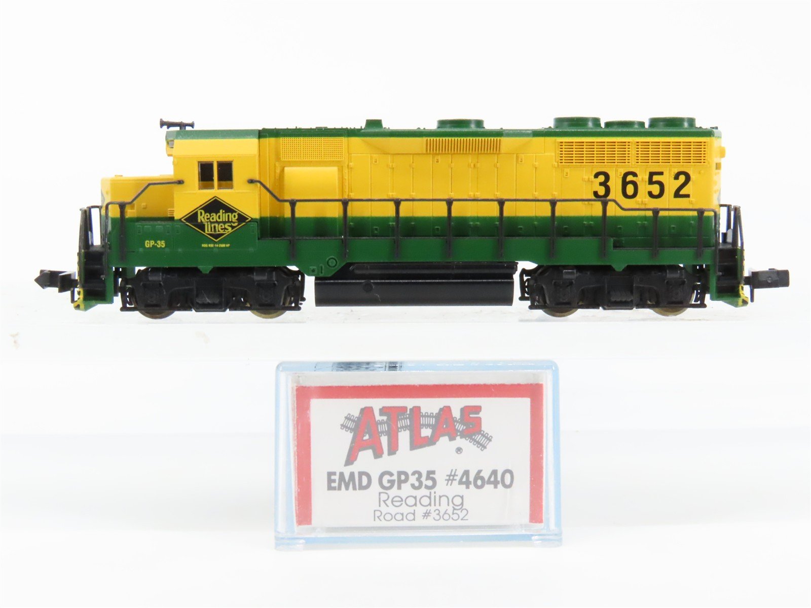N Scale Atlas/KATO 4640 RDG Reading EMD GP35 Diesel Locomotive #3652