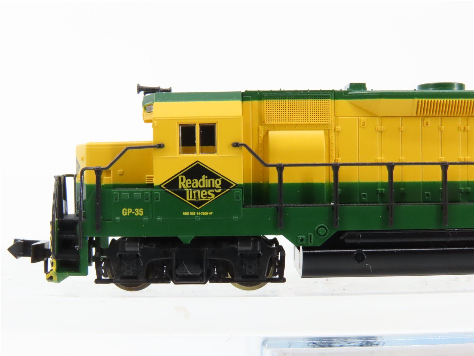 N Scale Atlas/KATO 4640 RDG Reading EMD GP35 Diesel Locomotive #3652