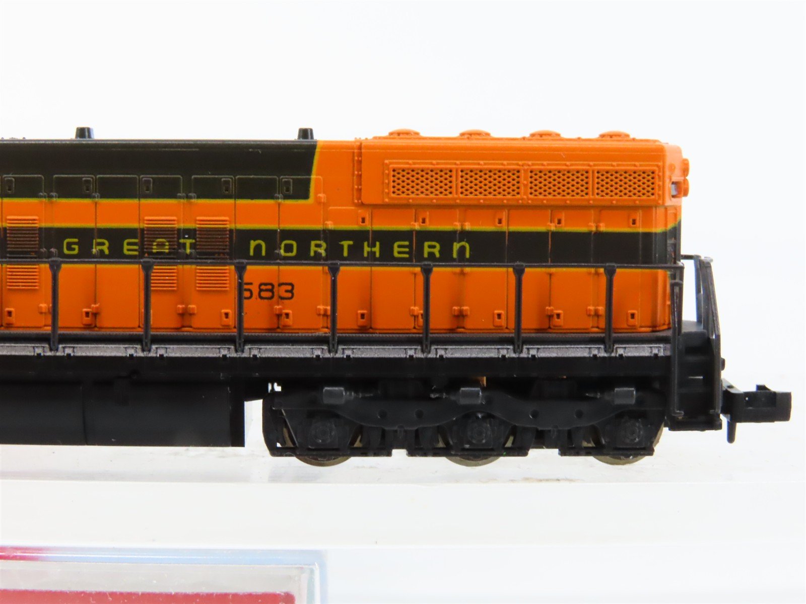 N Scale Atlas/KATO 4542 GN Great Northern EMD SD9 Diesel Locomotive #583