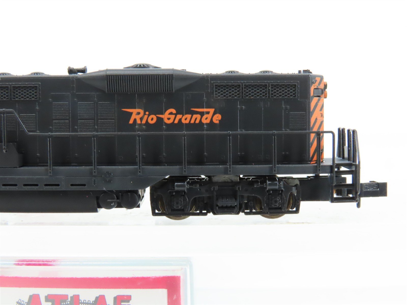 N Scale Atlas/KATO 4333 D&RGW Rio Grande EMD GP9 Diesel Locomotive #5922