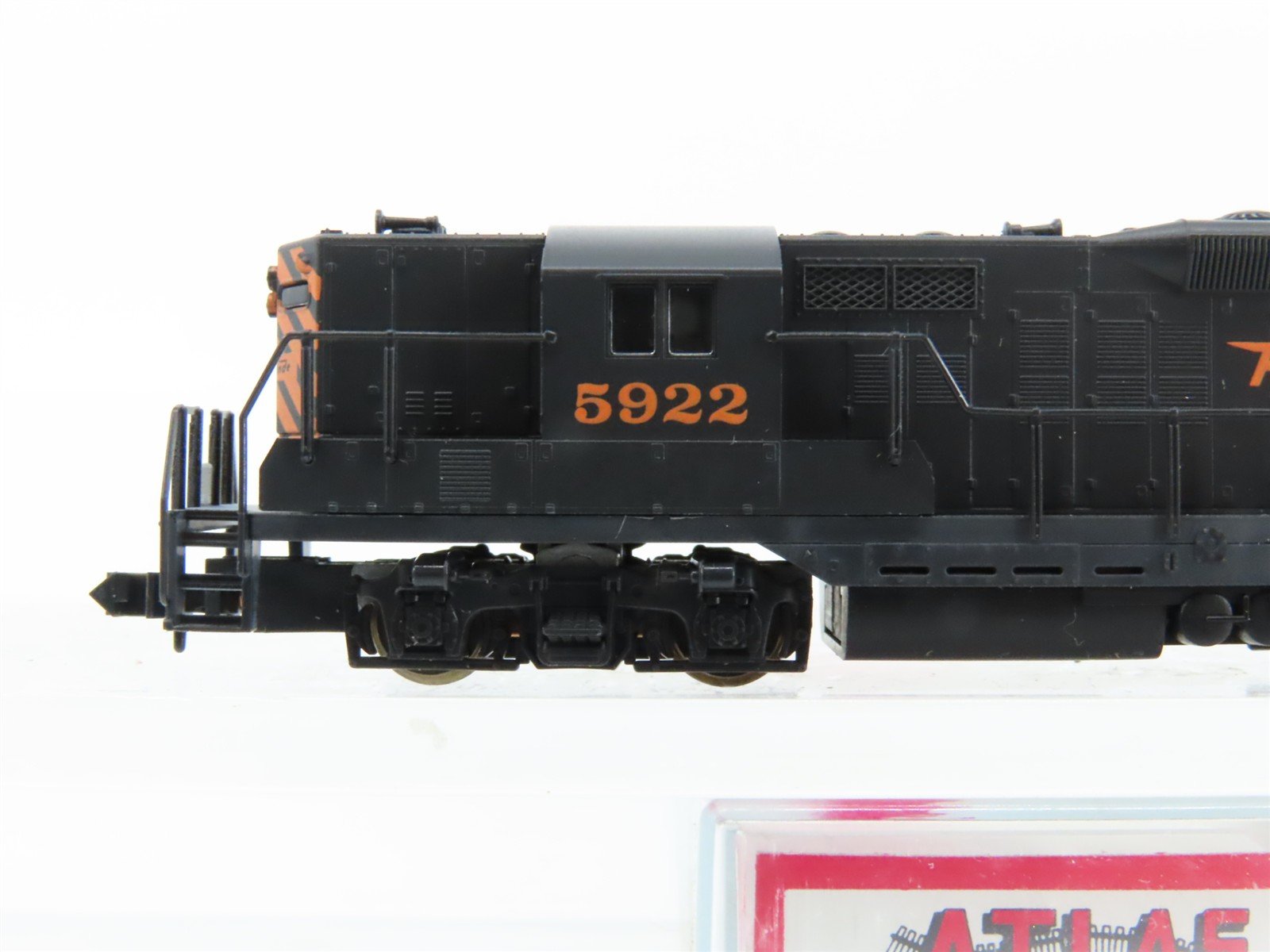 N Scale Atlas/KATO 4333 D&RGW Rio Grande EMD GP9 Diesel Locomotive #5922