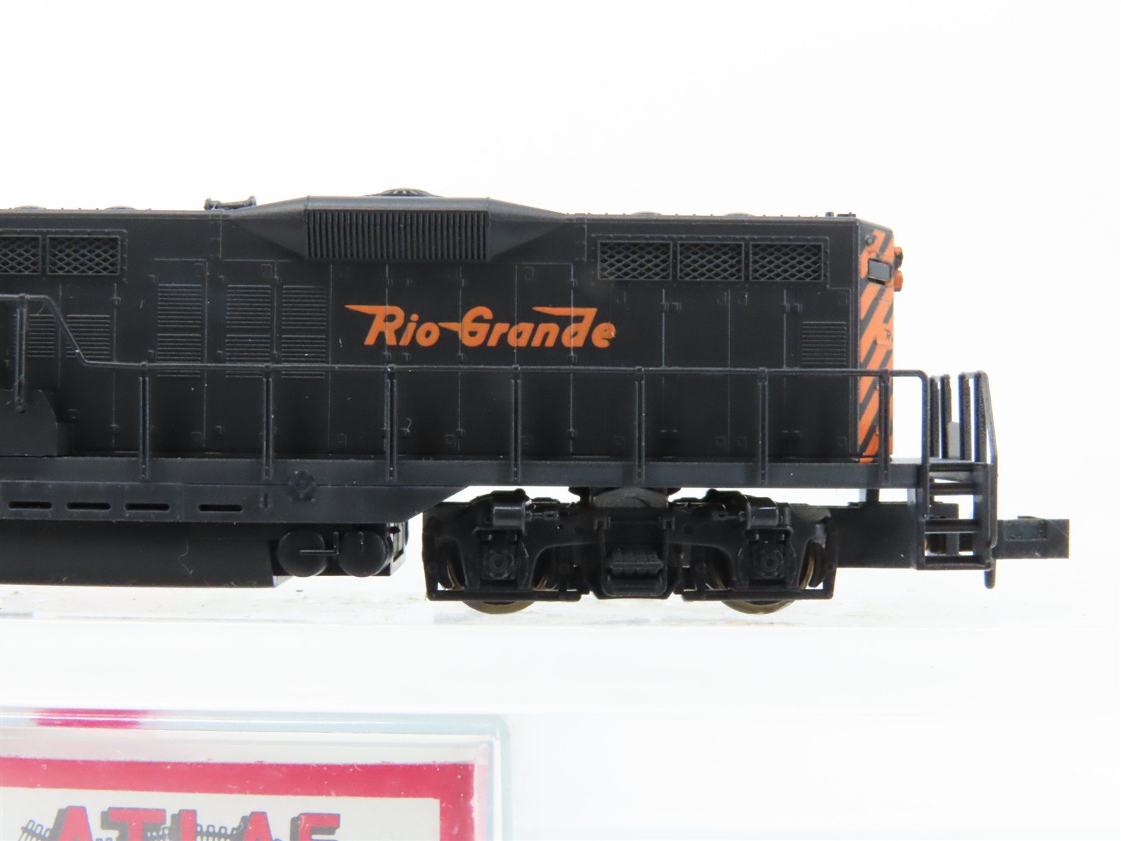 N Scale Atlas/KATO 4333 D&RGW Rio Grande EMD GP9 Diesel Locomotive #5922