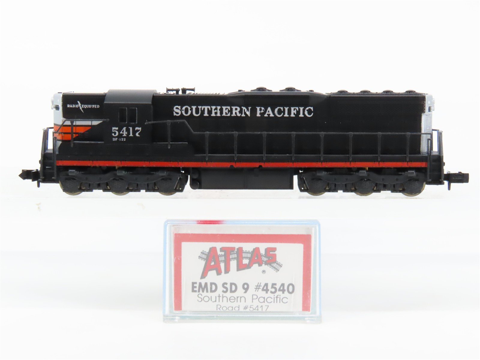 N Scale Atlas/KATO 4540 SP Southern Pacific "Black Widow" EMD SD9 Diesel #5417