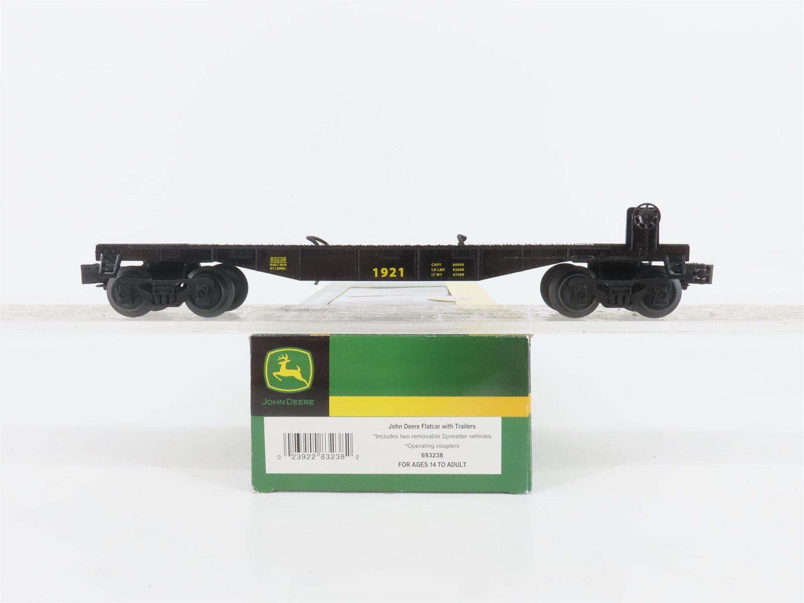 O Gauge 3-Rail Lionel 683238 John Deere 40' Flat Car #1921 w/ Spreader Trailers