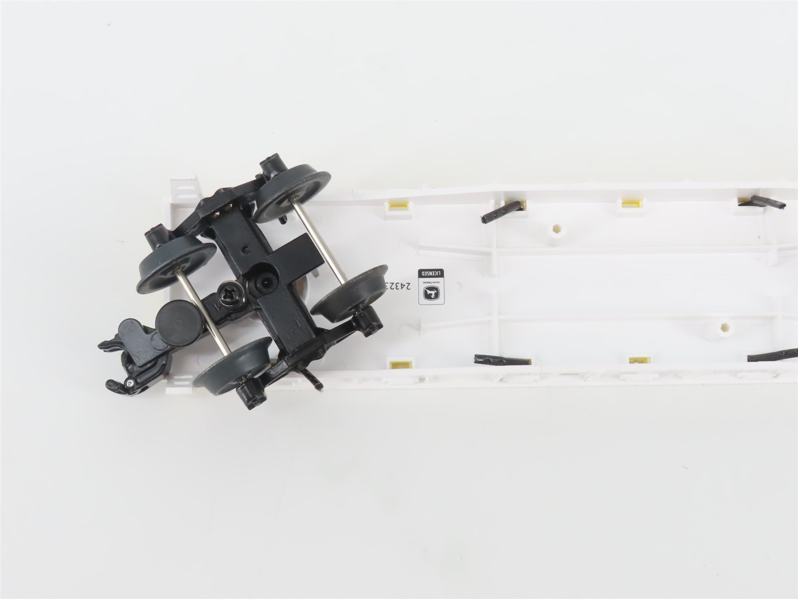 O 3-Rail Lionel 2328150 LP84900 John Deere 40' Flat Car #28230 w/4 Ertl Tractors