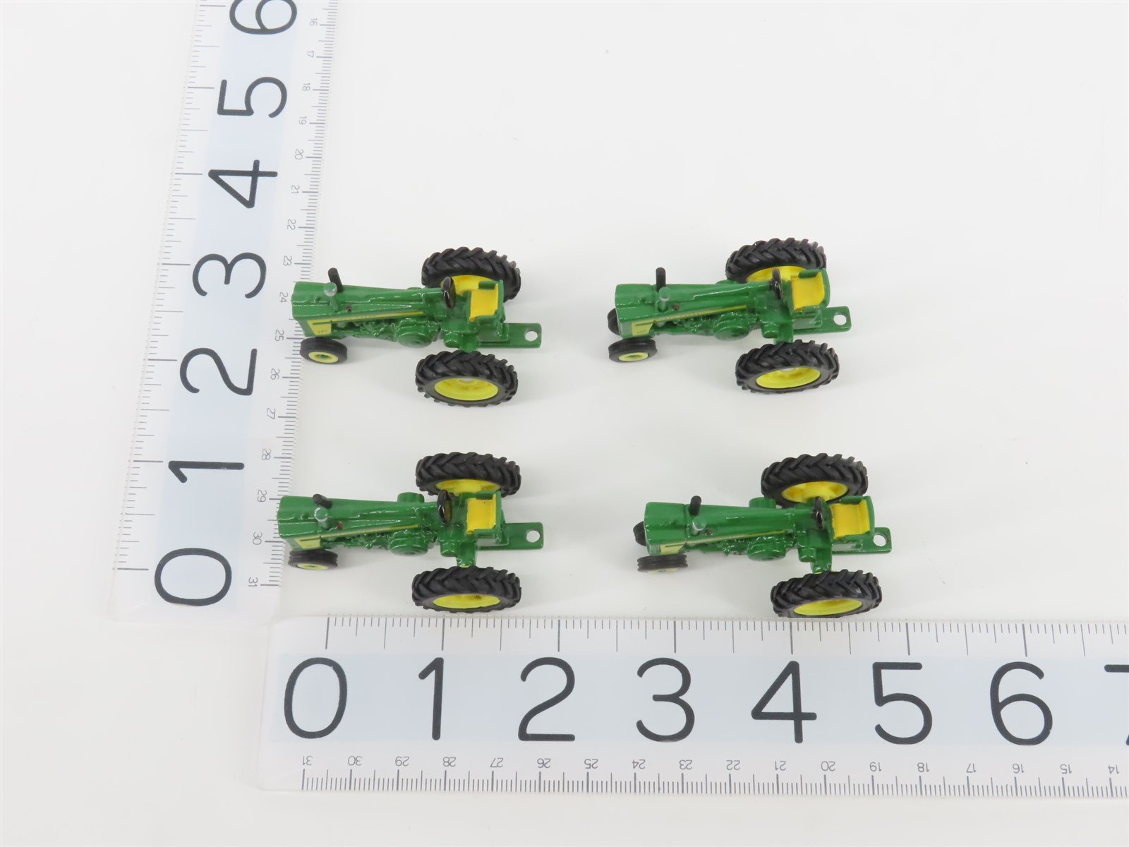 O 3-Rail Lionel 2328150 LP84900 John Deere 40' Flat Car #28230 w/4 Ertl Tractors
