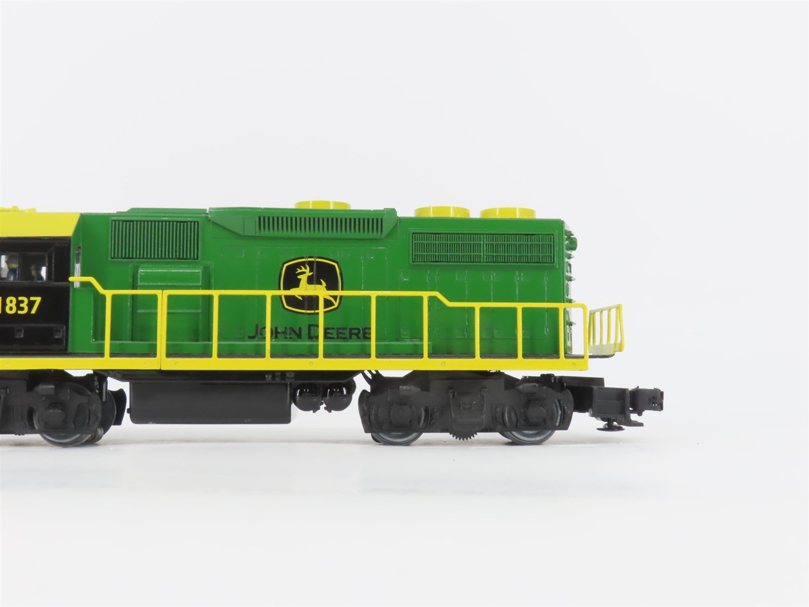 O Gauge 3-Rail Lionel LionChief 2123040 John Deere GP38 Diesel Train Set w/Sound