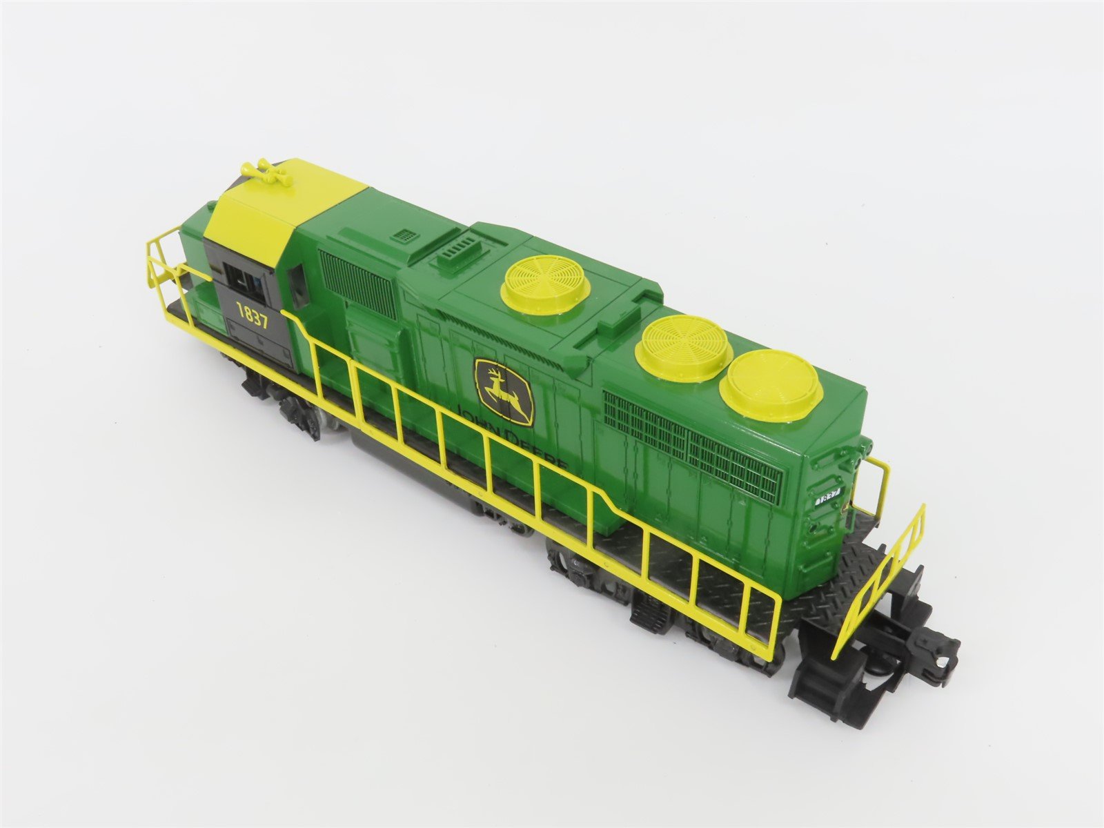 O Gauge 3-Rail Lionel LionChief 2123040 John Deere GP38 Diesel Train Set w/Sound