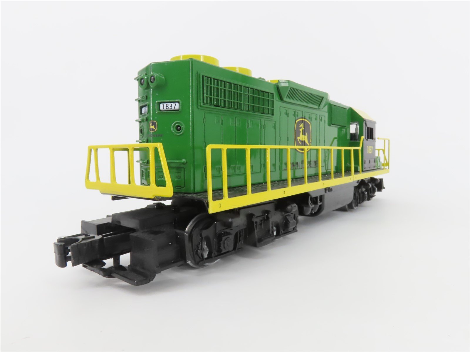 O Gauge 3-Rail Lionel LionChief 2123040 John Deere GP38 Diesel Train Set w/Sound