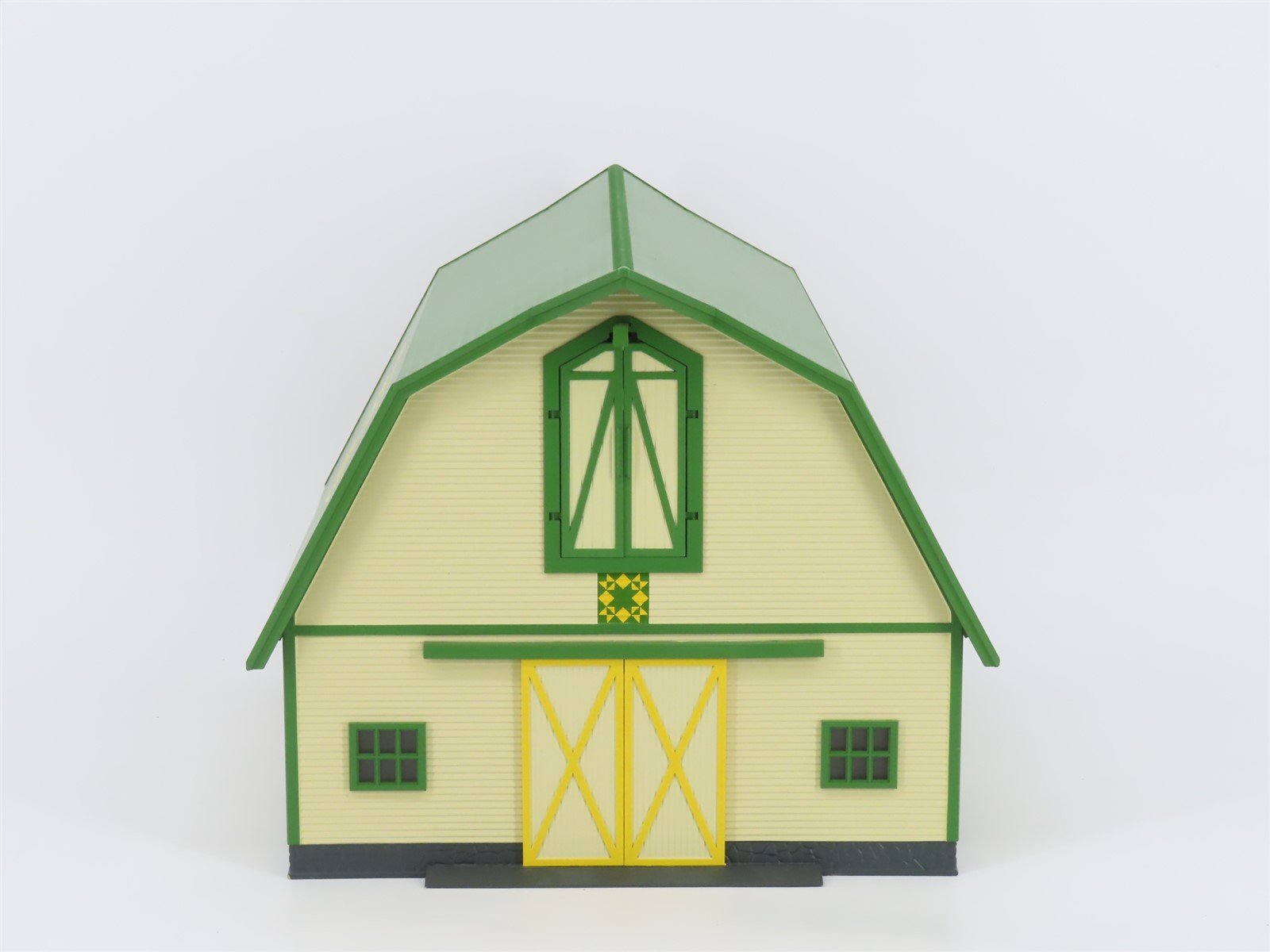 O 1/48 Scale Lionel 2429130 LP86728 John Deere Barn