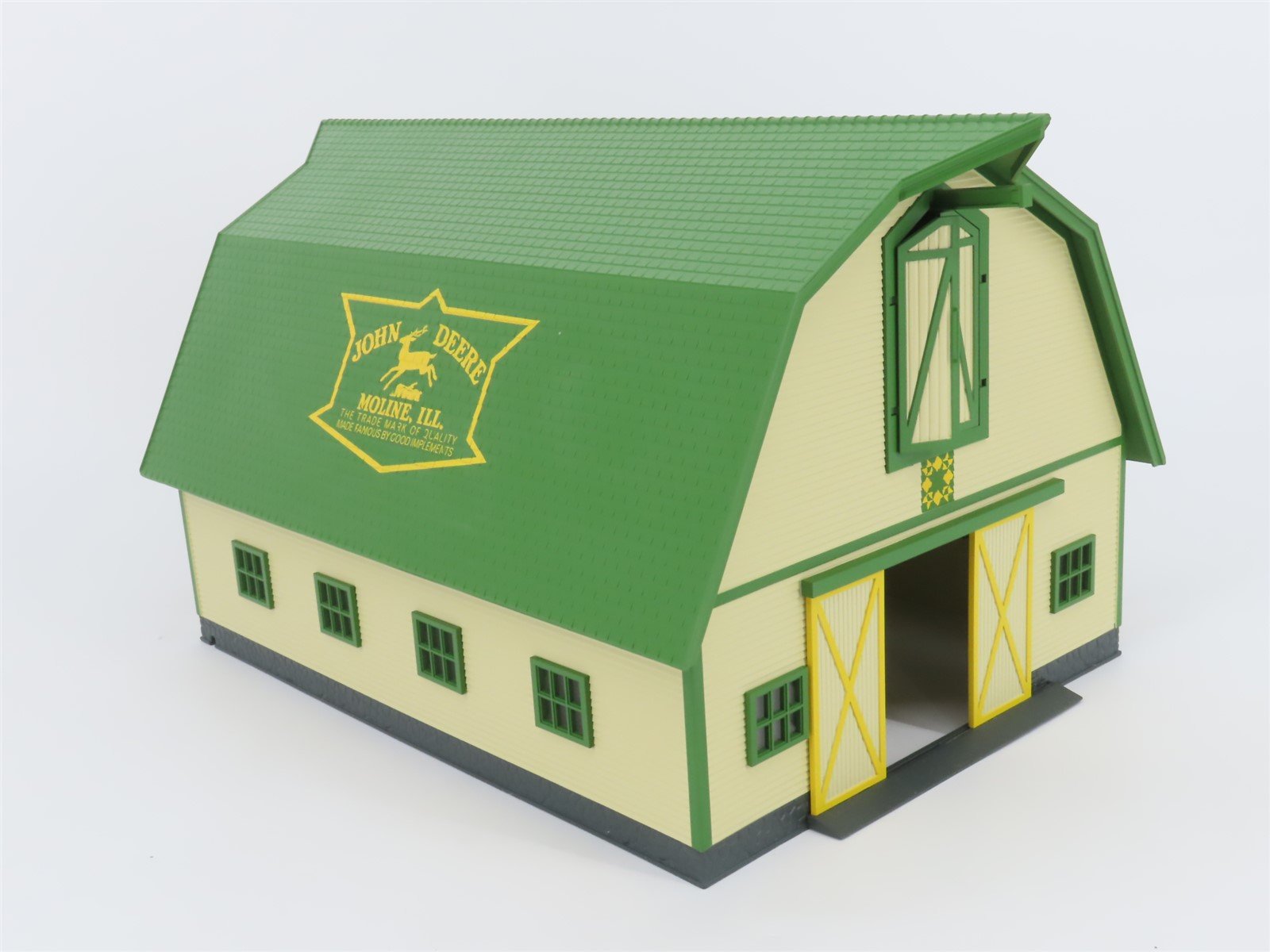 O 1/48 Scale Lionel 2429130 LP86728 John Deere Barn