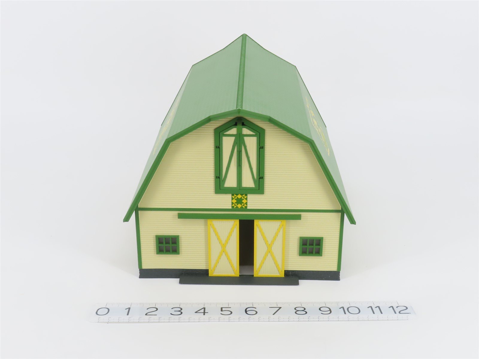 O 1/48 Scale Lionel 2429130 LP86728 John Deere Barn