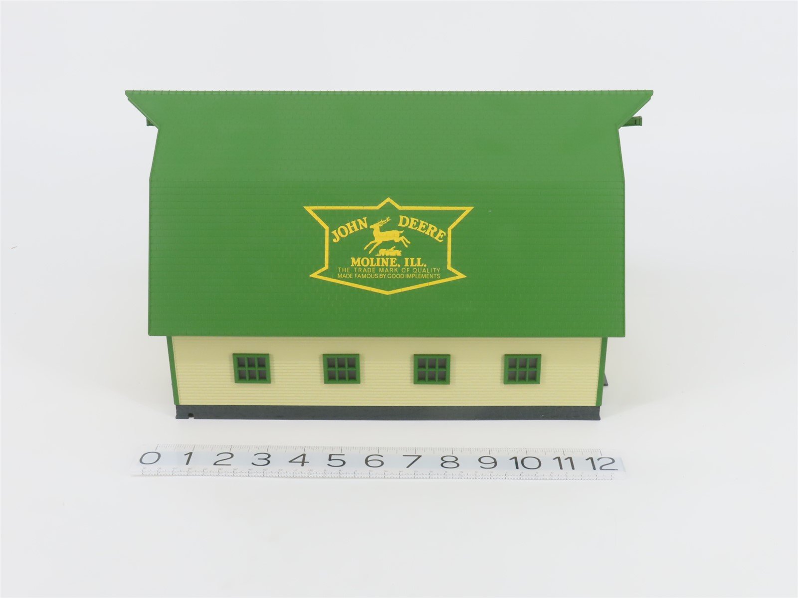 O 1/48 Scale Lionel 2429130 LP86728 John Deere Barn