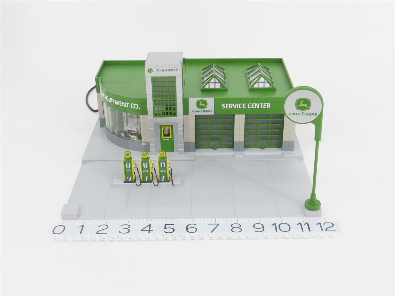 O 1/48 Scale Lionel 2129310 John Deere Service Garage