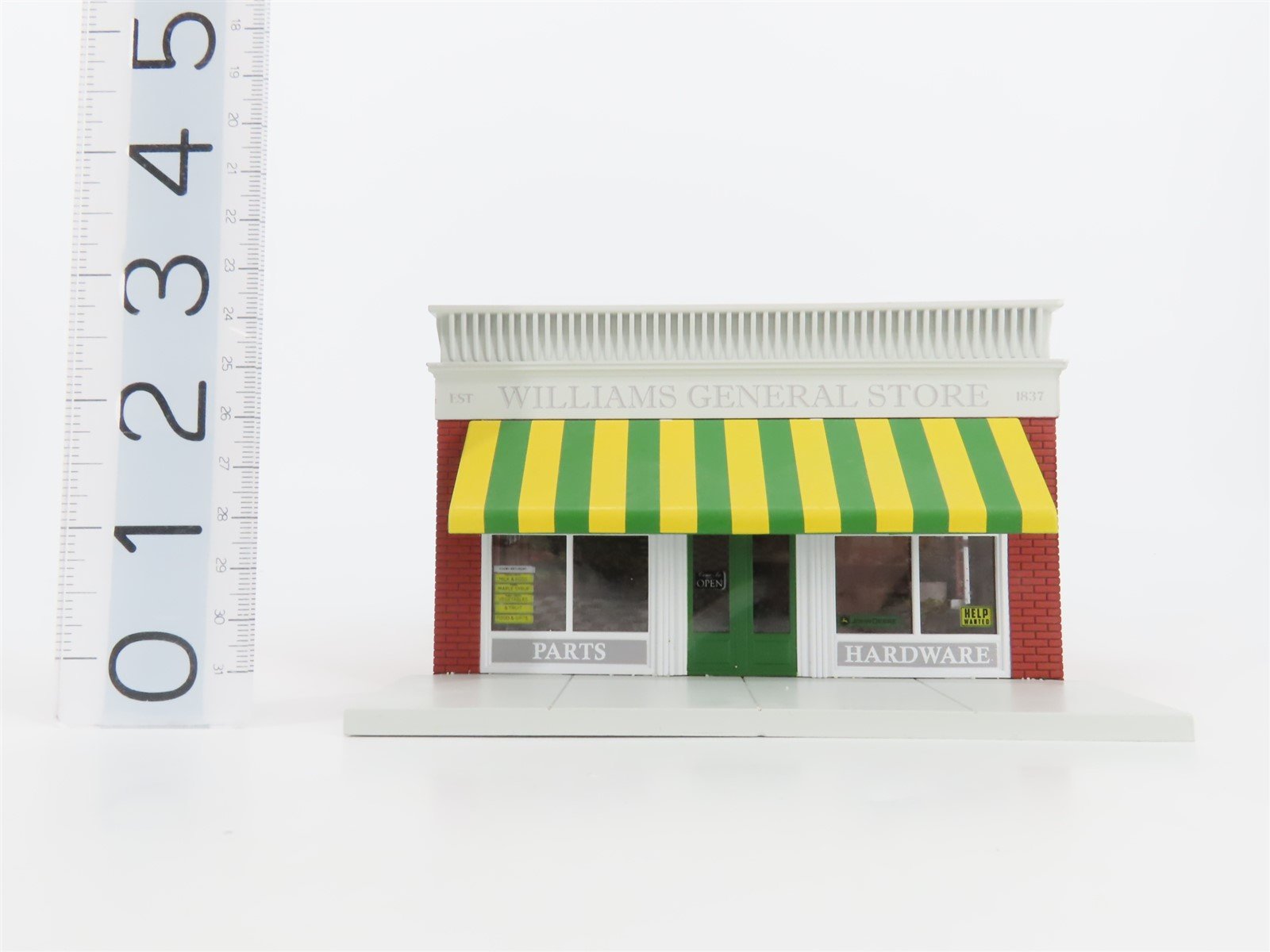O 1/48 Scale Lionel 6-84481 John Deere / Williams General Store