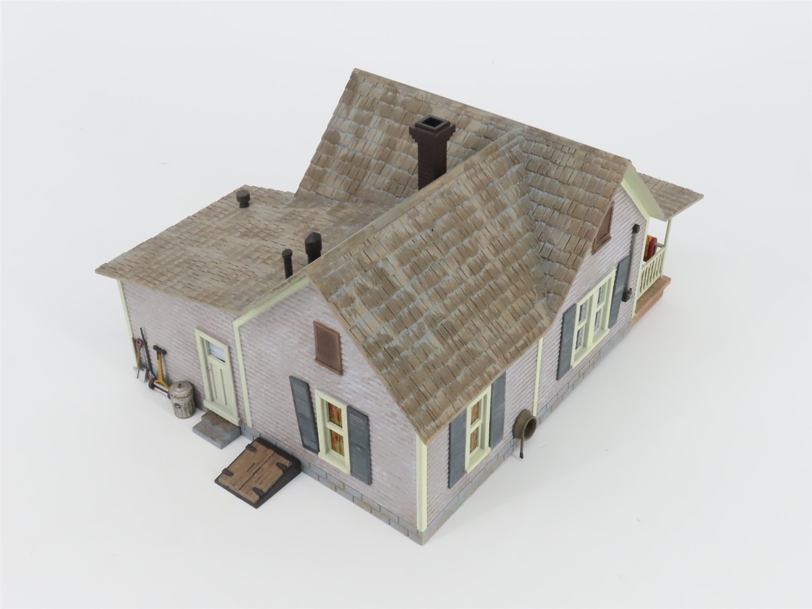 O 1/48 Scale Woodland Scenics BR5860 Old Homestead