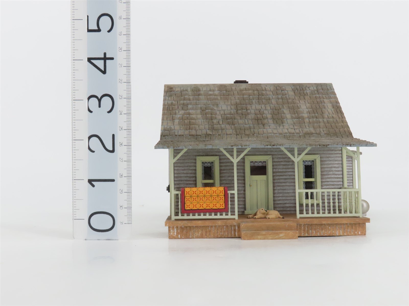 O 1/48 Scale Woodland Scenics BR5860 Old Homestead