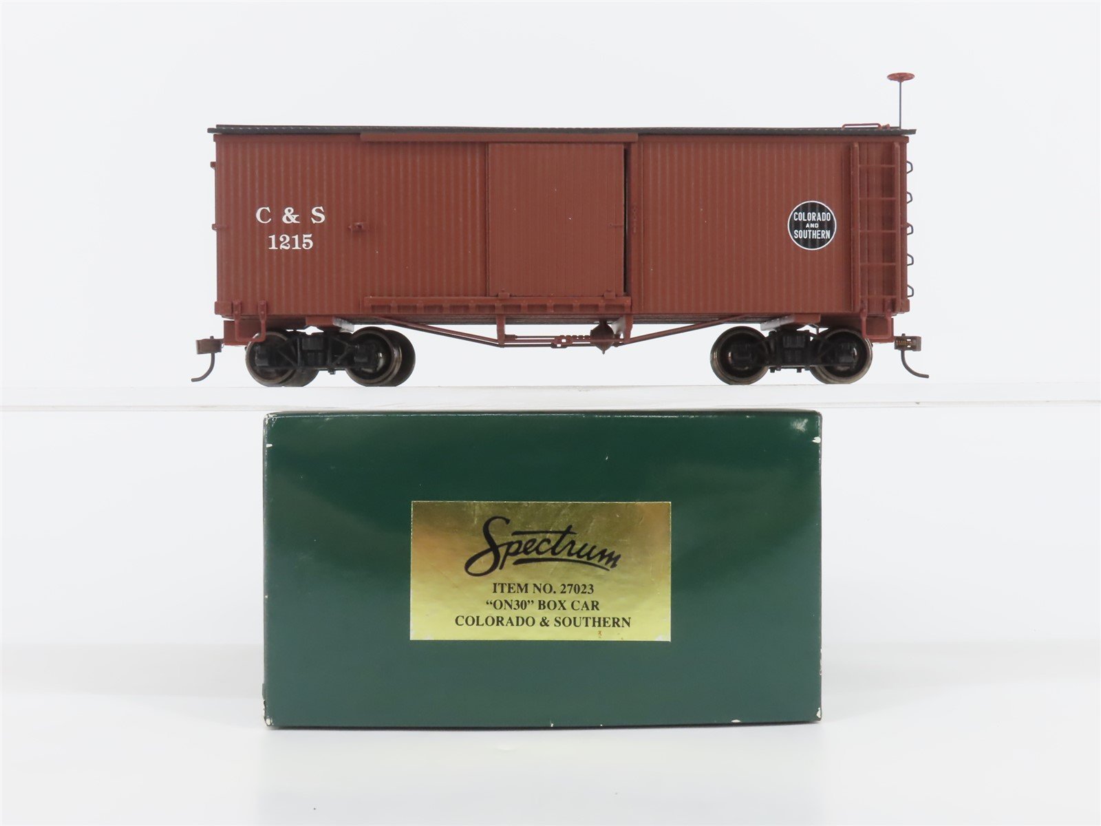 On30 Bachmann Spectrum 27023 C&S Colorado & Southern 25' Wood Box Car #1215