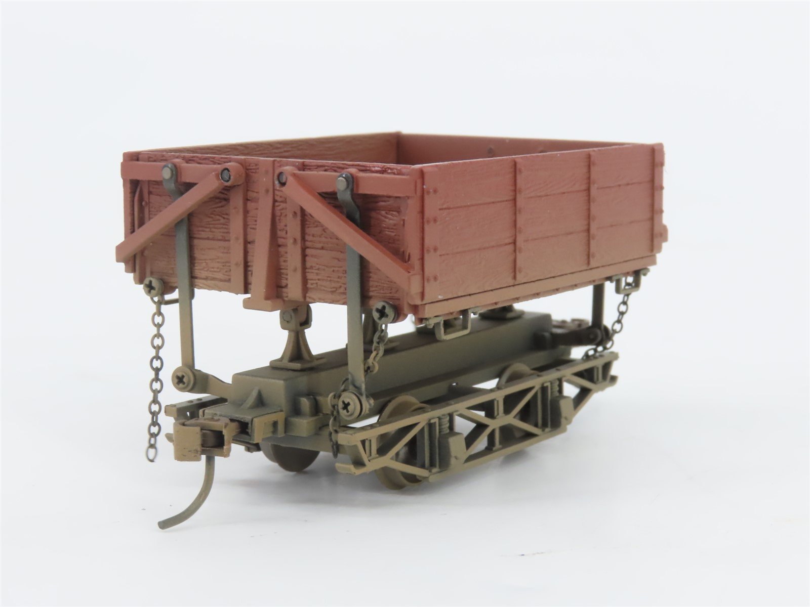 On30 Bachmann Spectrum 29801 Unlettered Wood Side-Dump Cars 3-Pack - Weathered