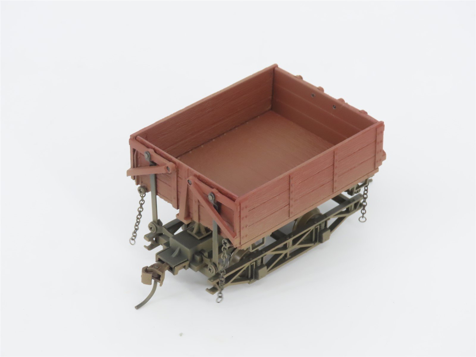 On30 Bachmann Spectrum 29801 Unlettered Wood Side-Dump Cars 3-Pack - Weathered