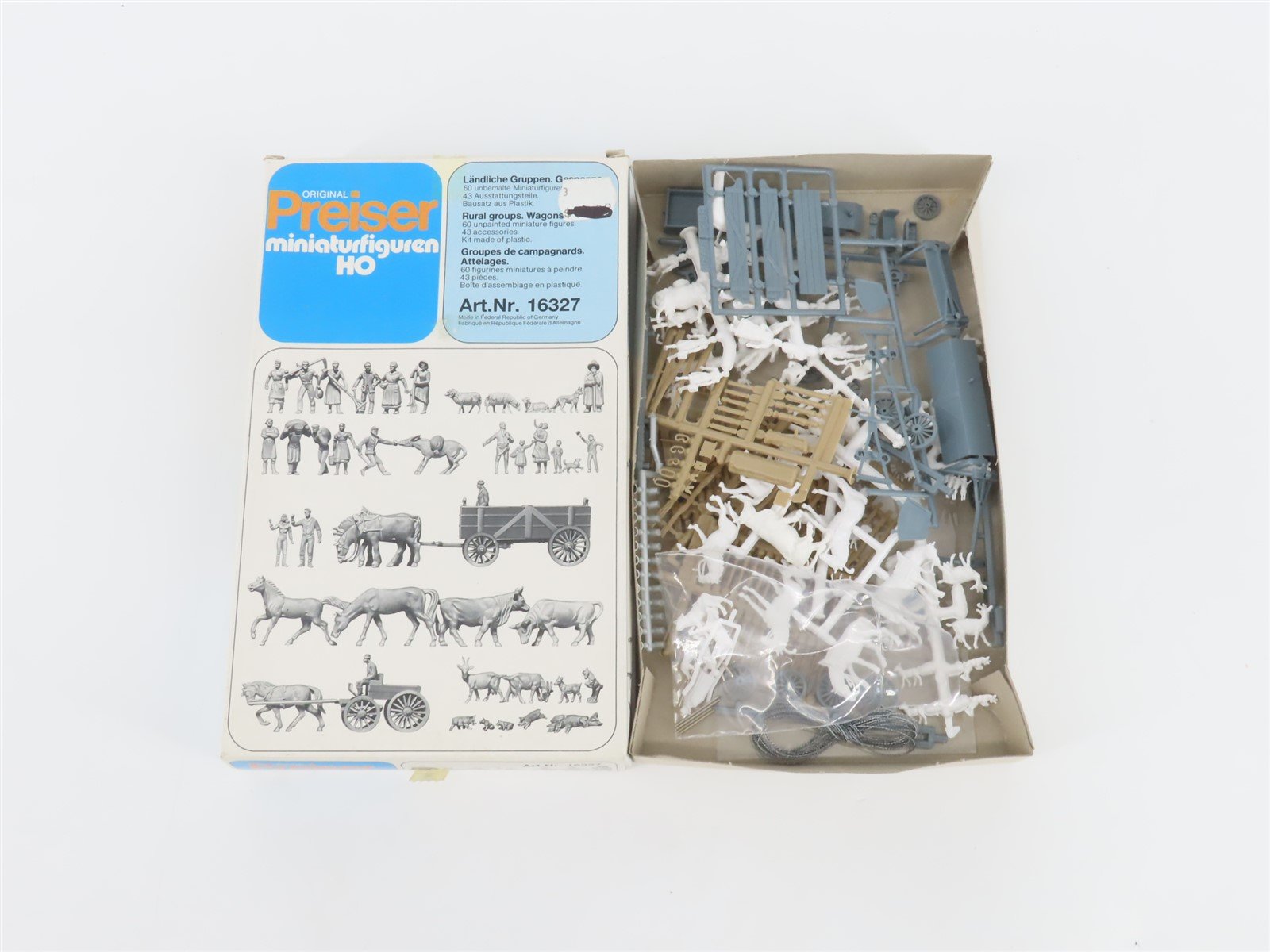 HO 1/87 Preiser Art.Nr. 16327 Rural Groups & Wagons Unpainted 60 Figures/People