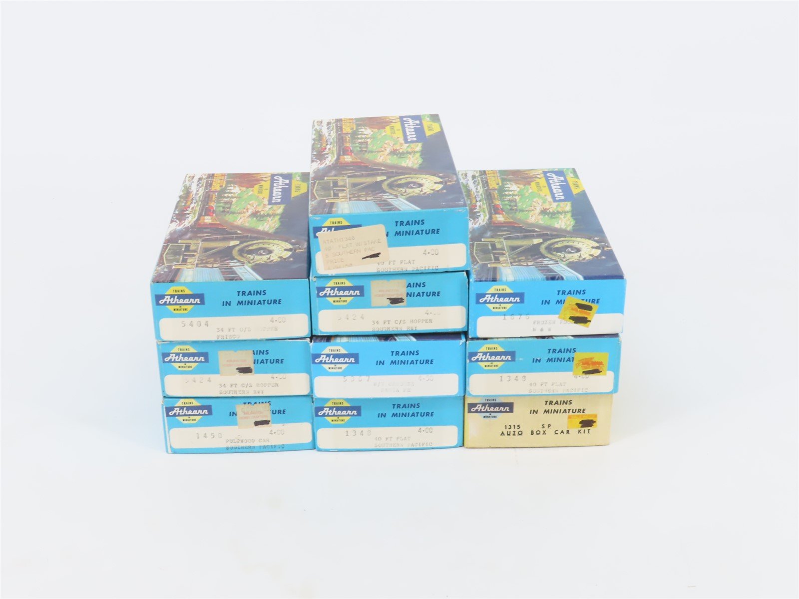 LOT of 10 HO Scale Athearn Kits SP, N&W, ATSF & More Assorted Freight Cars