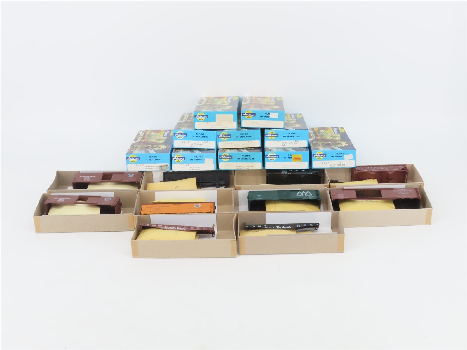 LOT of 10 HO Scale Athearn Kits D&RGW, SP, N&W, PM & More Assorted Freight Cars