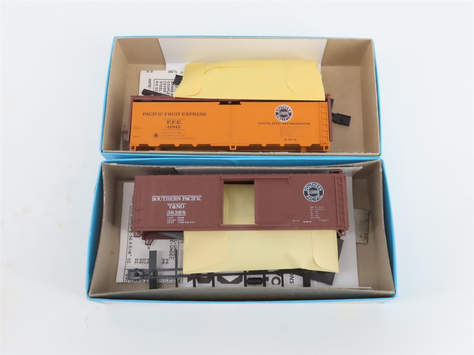 LOT of 10 HO Scale Athearn Kits D&RGW, SP, N&W, PM & More Assorted Freight Cars