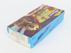 HO Walthers/Athearn Kit 932-9037 REX REA Railway Express Agency 50' Reefer #1237