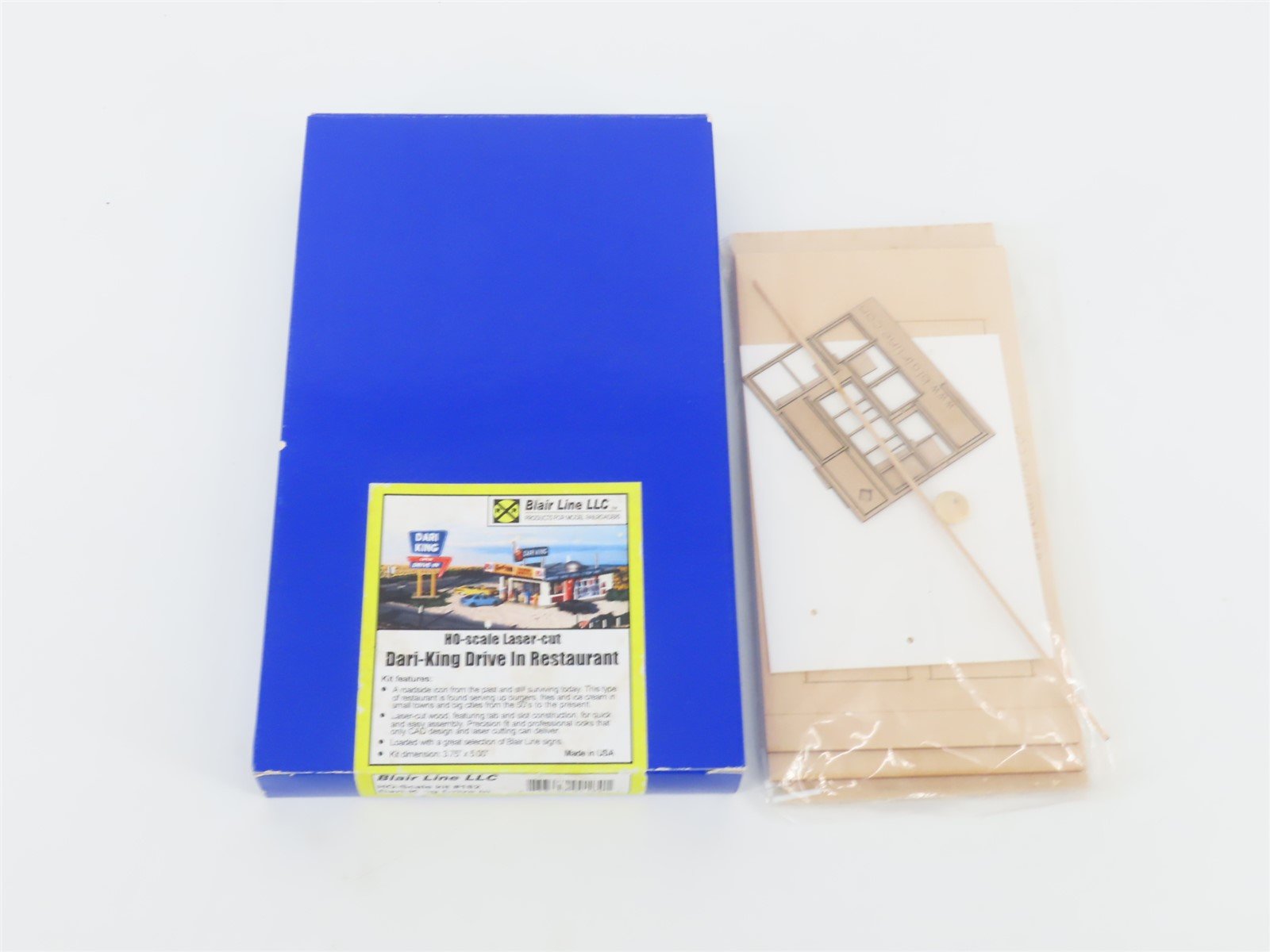 HO 1/87 Scale Blair Line Laser-Cut Kit 182 Dari-King Drive In Restaurant