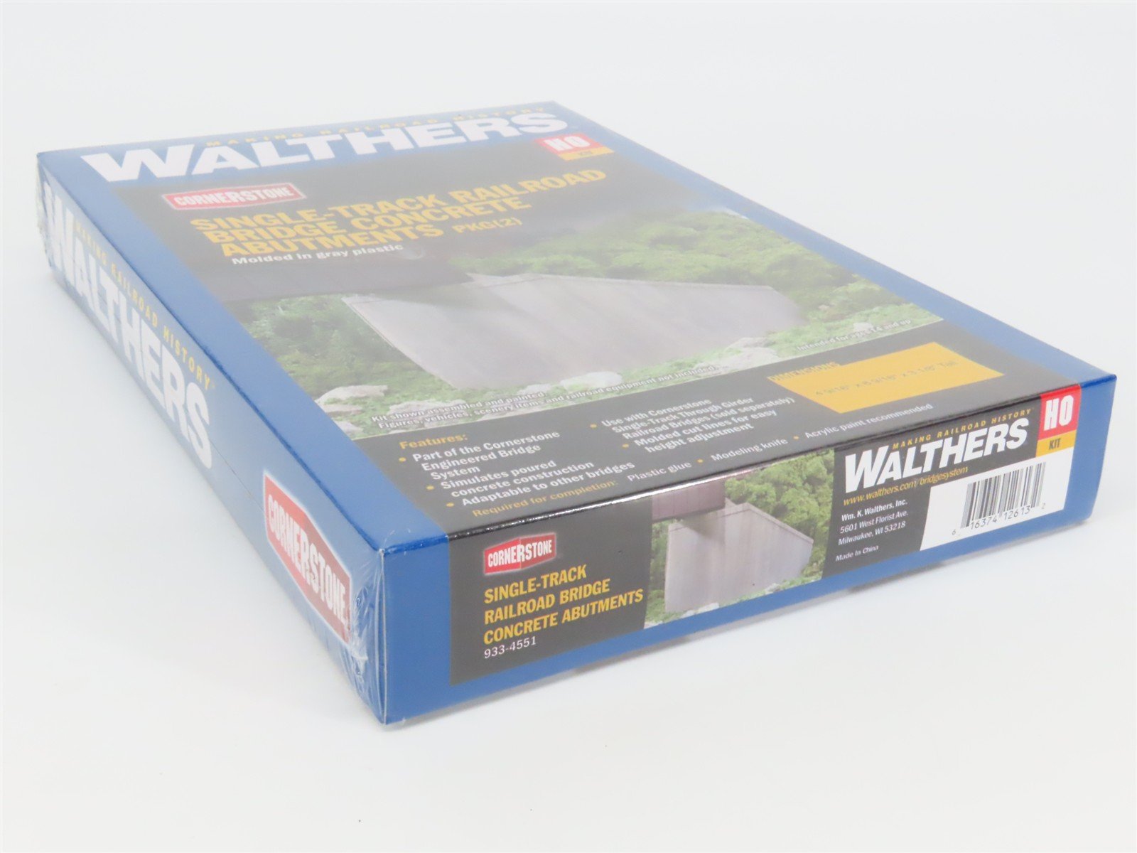 HO Walthers Kit 933-4551 Single-Track Railroad Bridge Concrete Abutments (2)