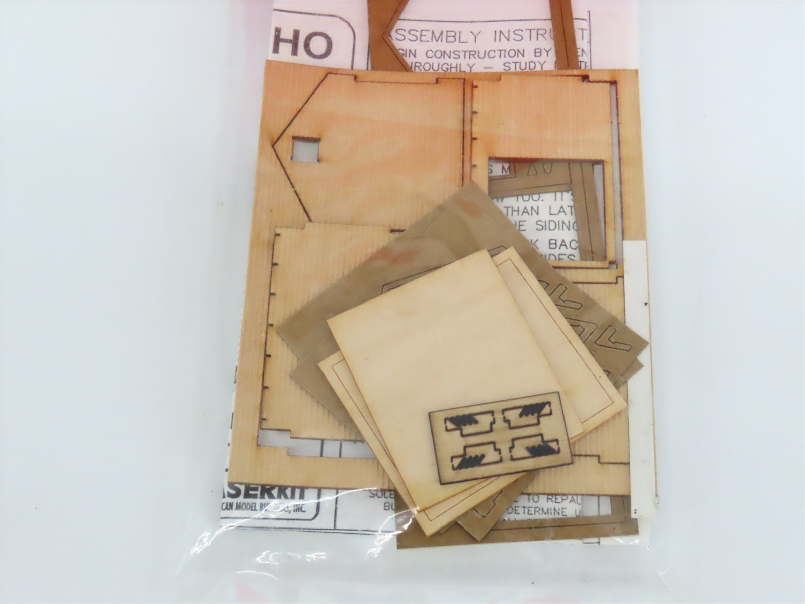 HO 1/87 Scale AMB LaserKit 169 ATSF Santa Fe Section House